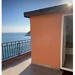 Comodissimo Gaslini E Mare Genova
