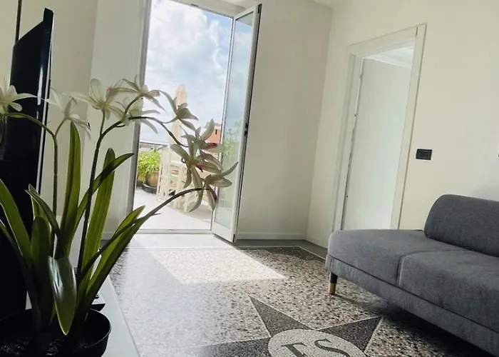 Comodissimo Gaslini E Mare Γένοβα