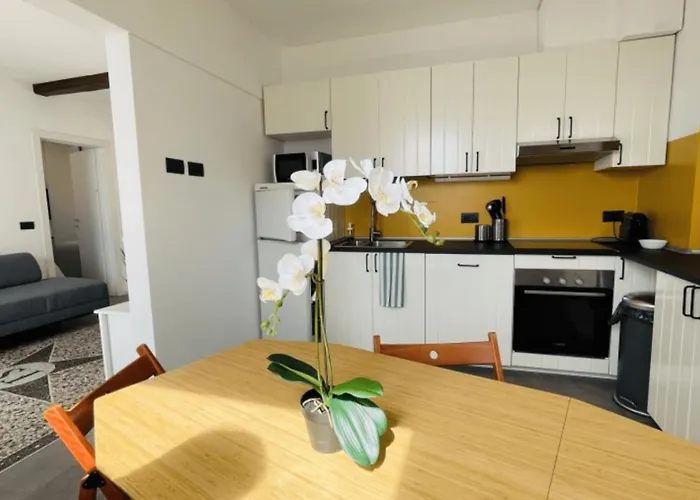 Comodissimo Gaslini E Mare *